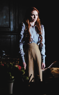 Eleanor Tomlinson LqmGvj1R_o