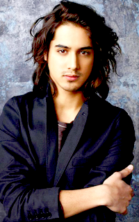 Avan Jogia M904K0m6_o