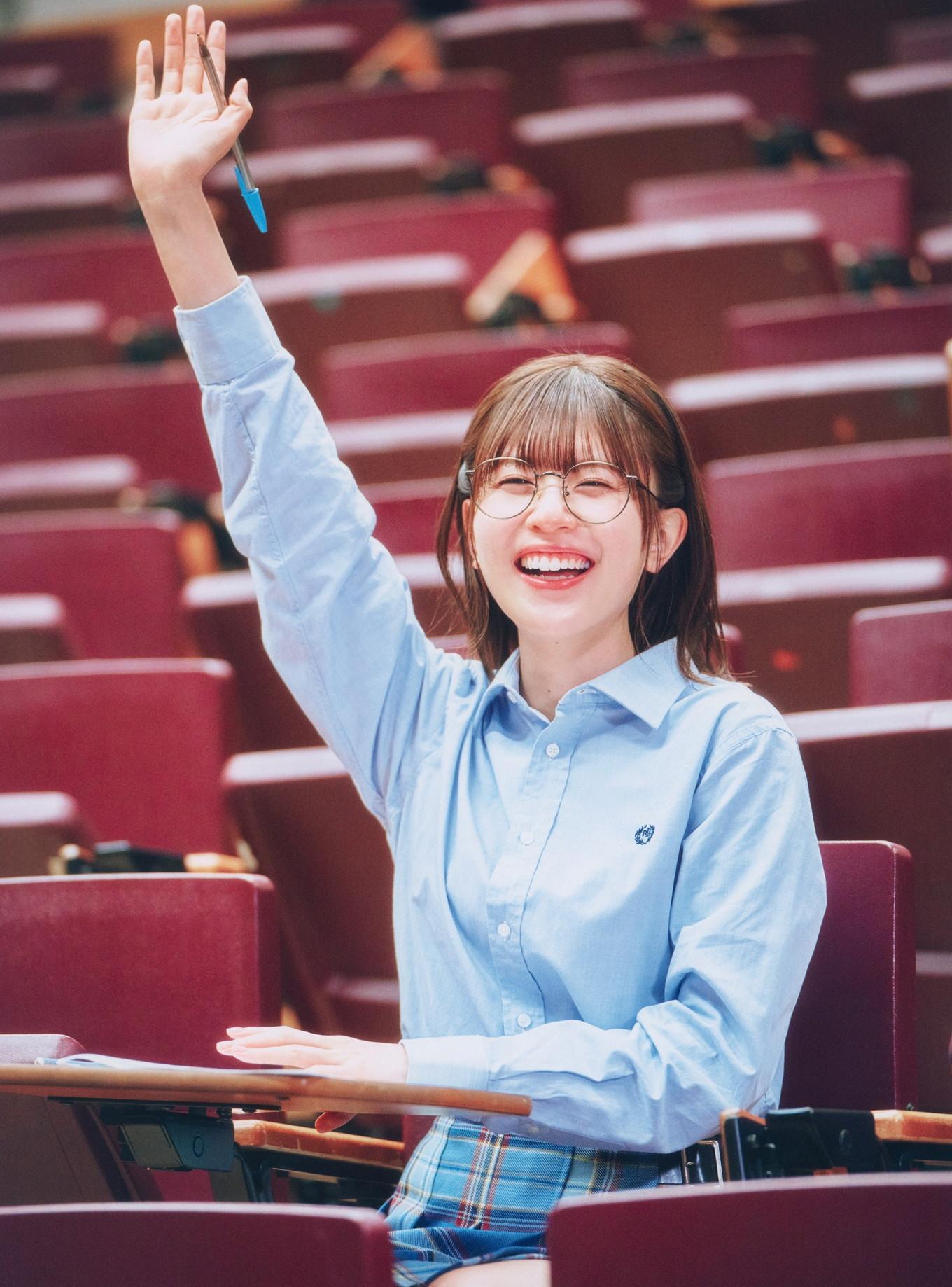 Konoka Matsuda 松田好花, 1st写真集 Photobook 「振り向いて」 Set.02(8)