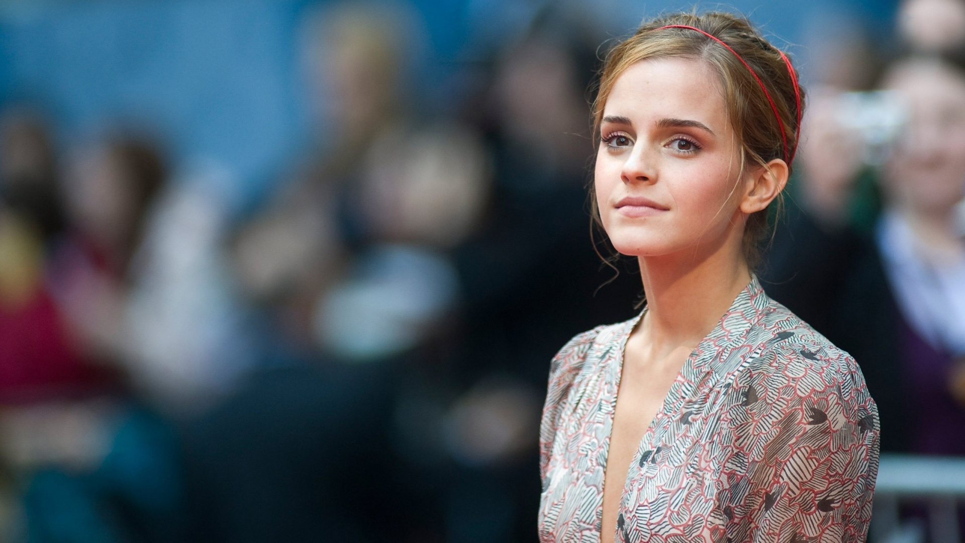 Emma Watson Best Closeup Wallpapers Set 323