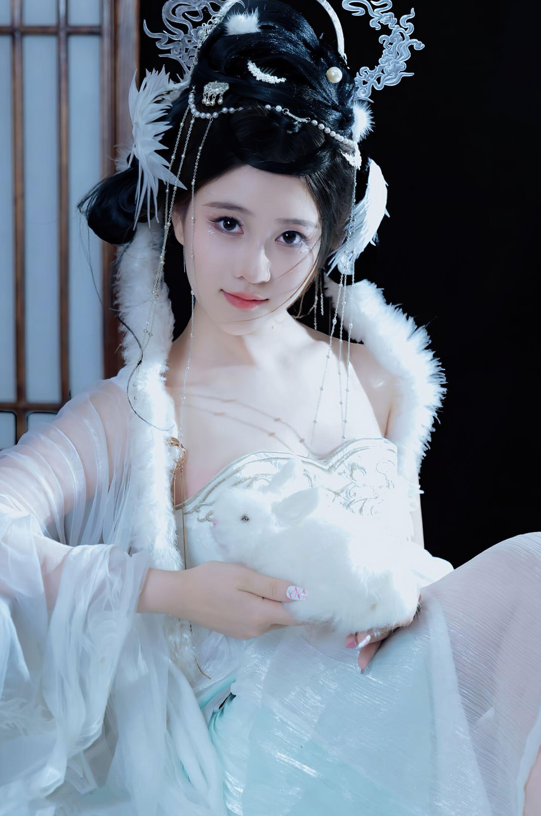 国模套图 年年《嫦娥仙子》(36)