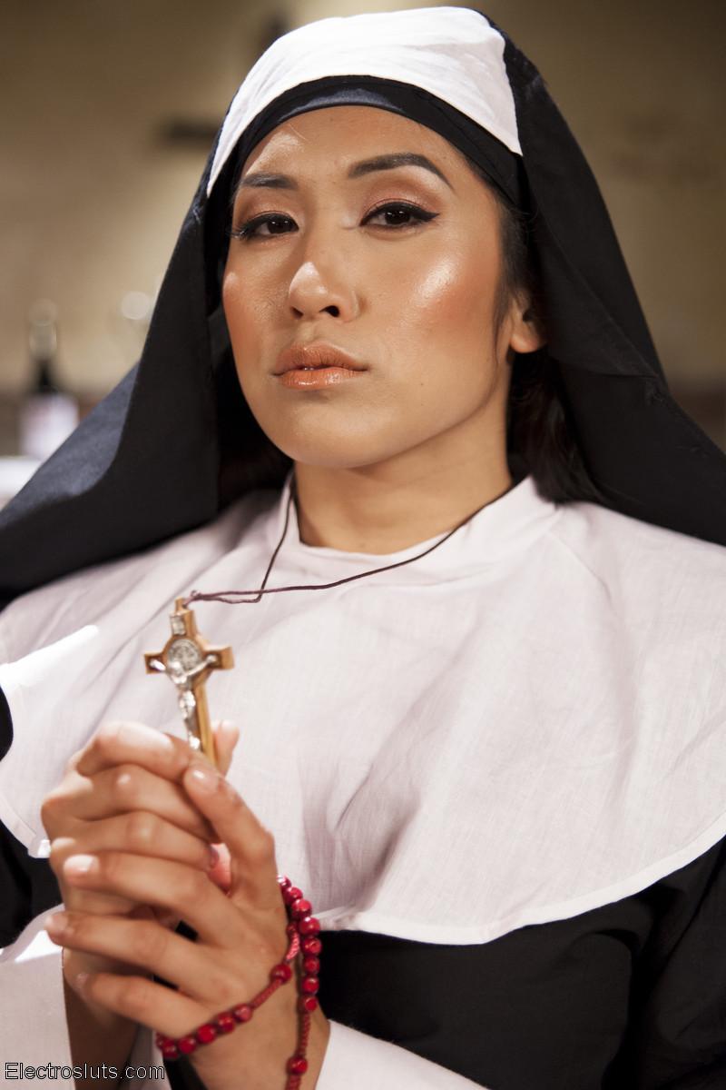 Kinky Asian nun Mia Li and horny Sophia Locke undress and pose in lingerie(1)