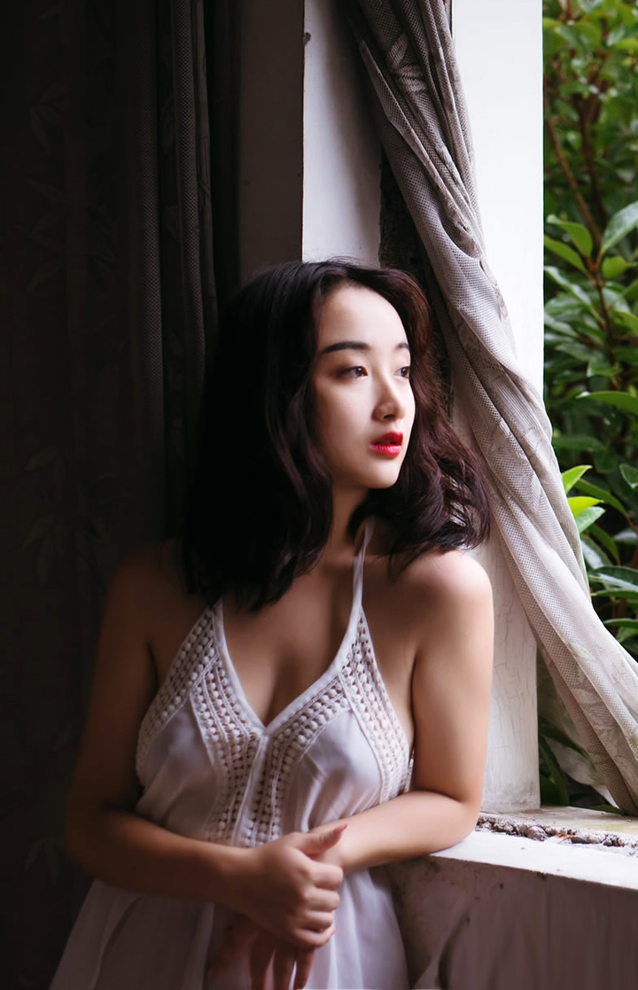 Fresh and refined female model lily exposes beautiful fairy 30