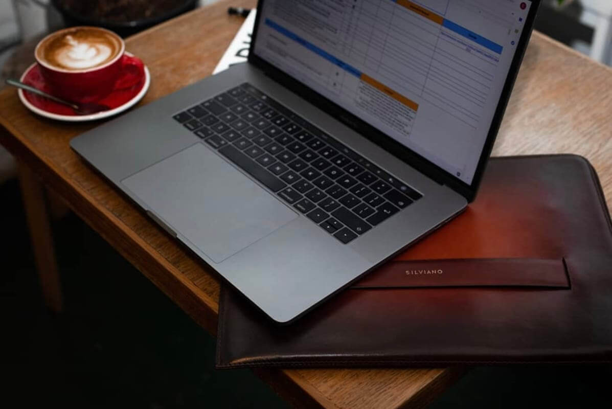 Silviano: The World's Smartest Laptop Sleeve Reached Its Goal Within Three Hours of Launch