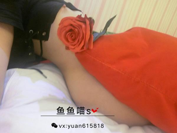 微博鱼鱼喵s价值100元玫瑰花露出套图(33)