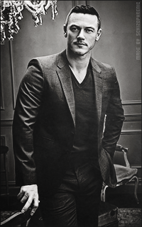 Luke Evans IHfTqrVK_o