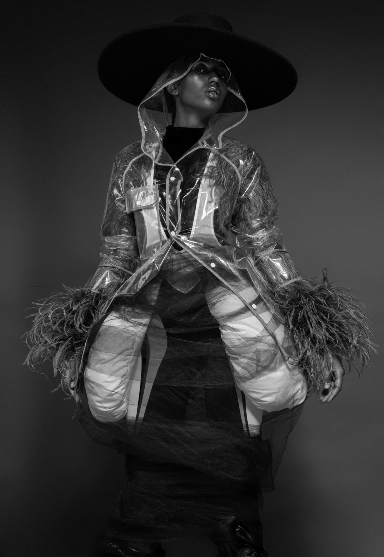 Lara Ndiaye by Attila Udvardi / Kaltblut Magazine Нетрадиционный взгляд на модную одежду / фото 16