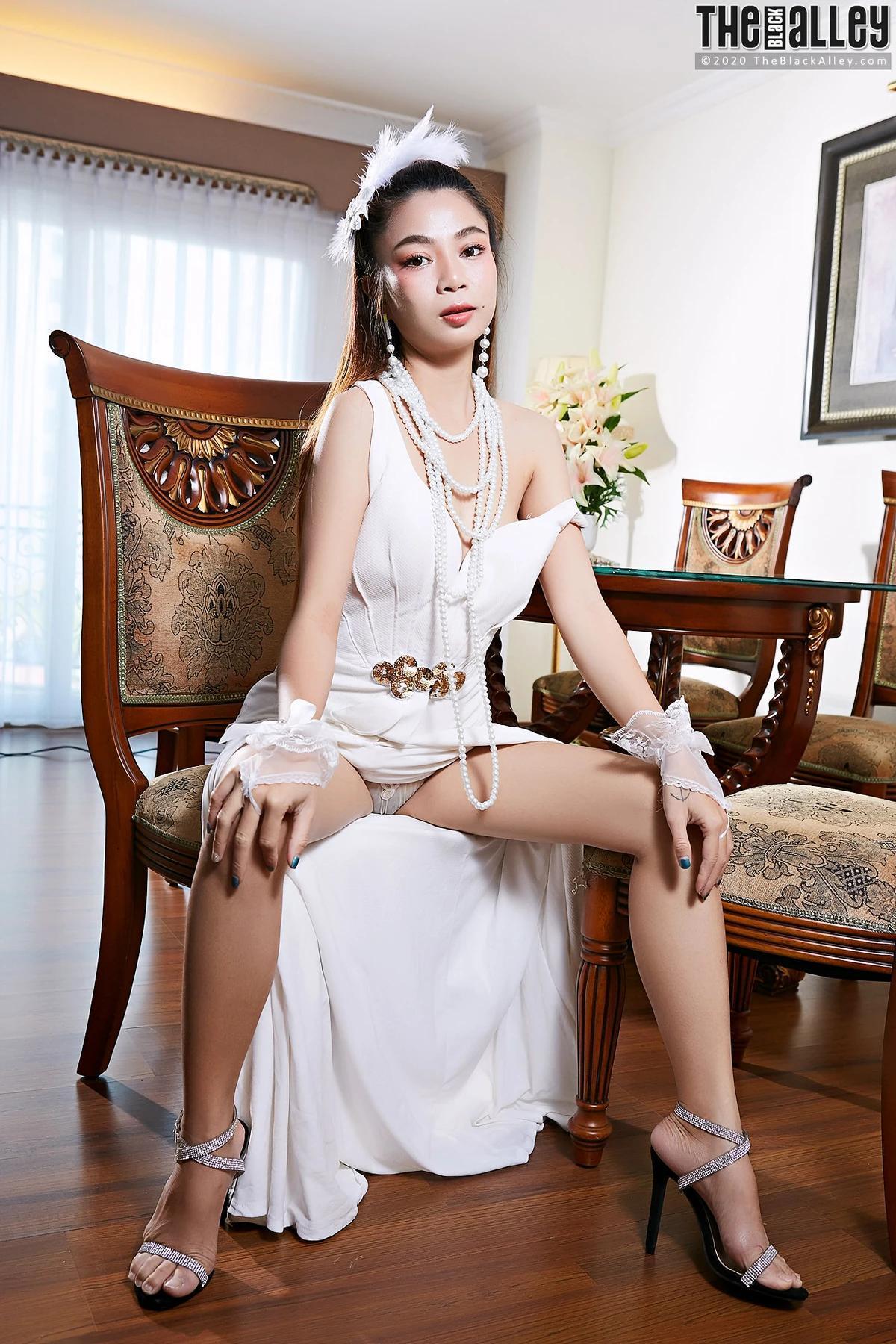 Juliet The Black Alley Photobook Set.26(14)