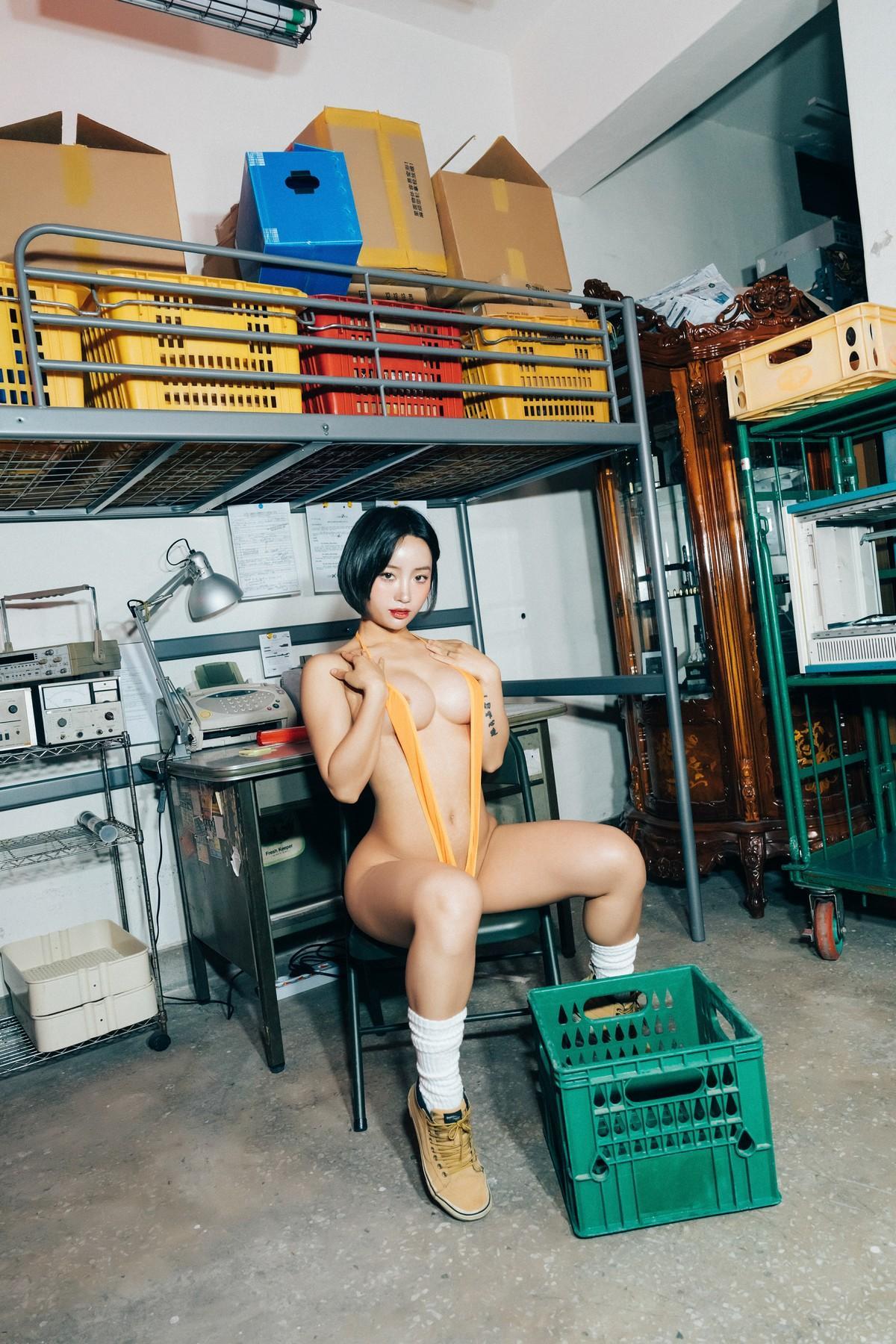 Booty Queen, [Loozy] Naked Worker Set.03(1)