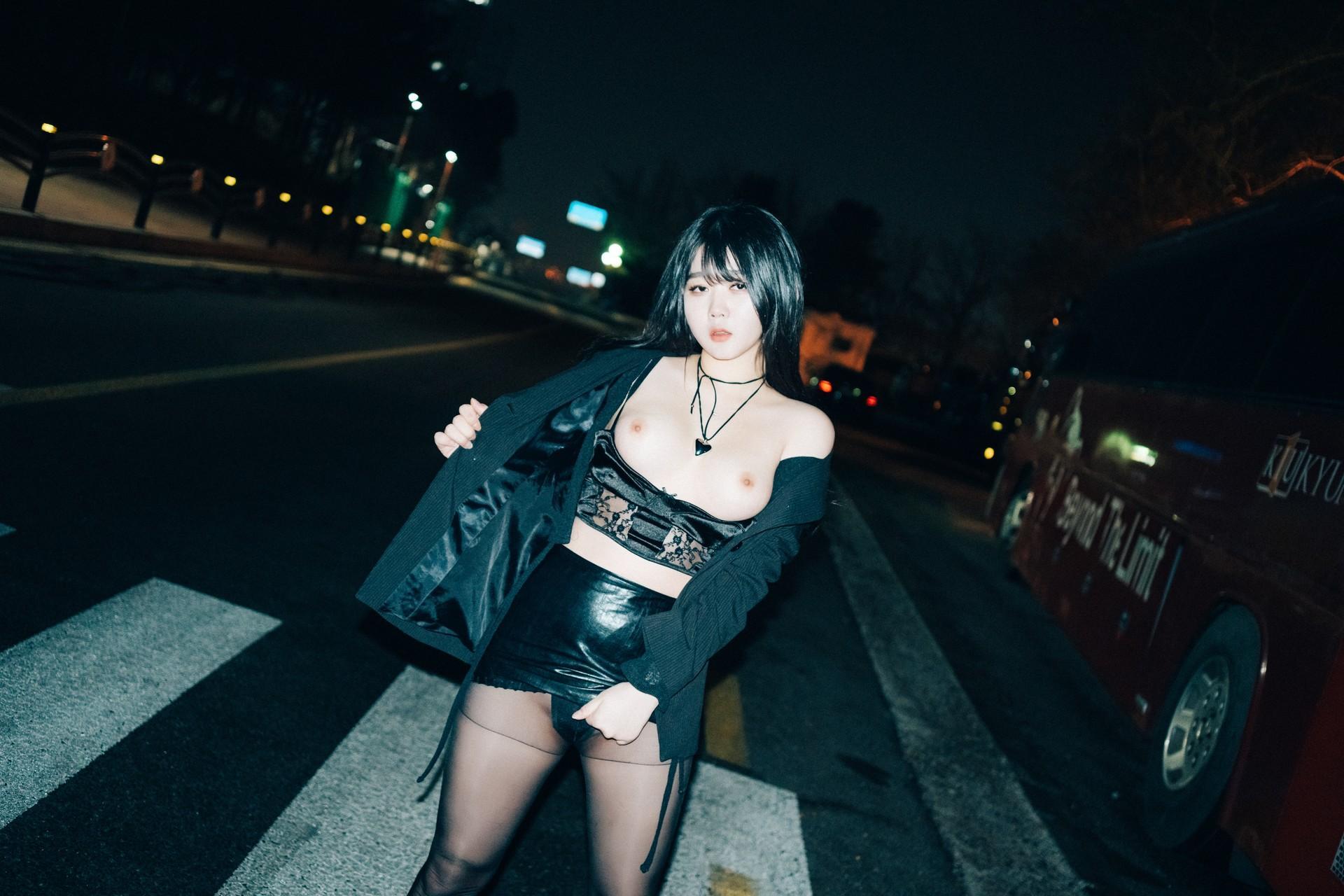 ZIA.Kwon 권지아, [Loozy] XXX At Night Road Set.01(23)