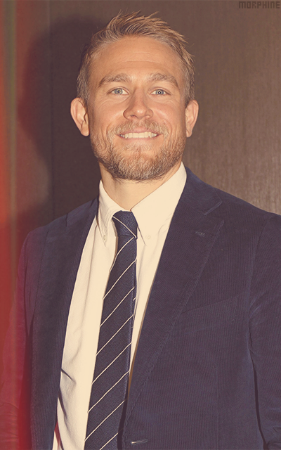 Charlie Hunnam AQ9rhVFh_o