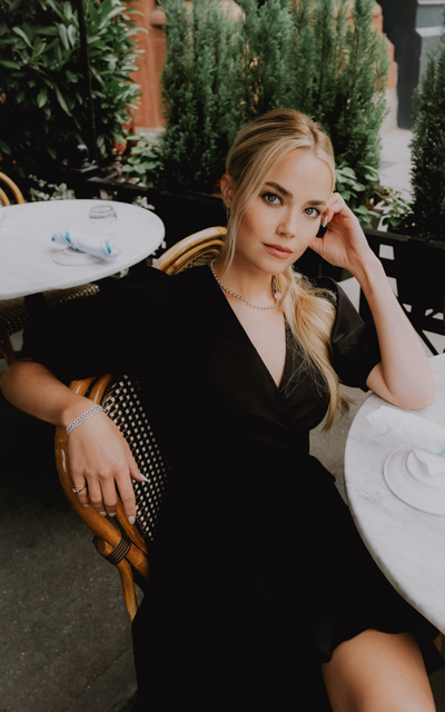 Rebecca Rittenhouse Zp8qwBFA_o