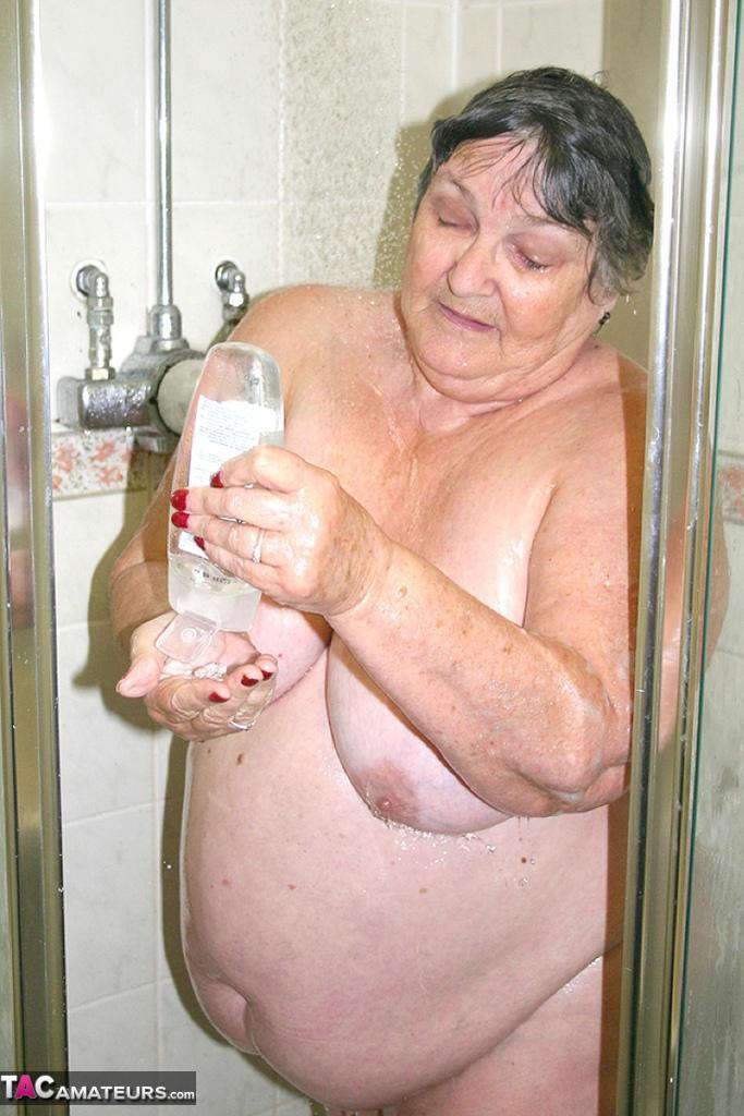 Obese granny Grandma Libby fondles her naked body while taking a shower(5)