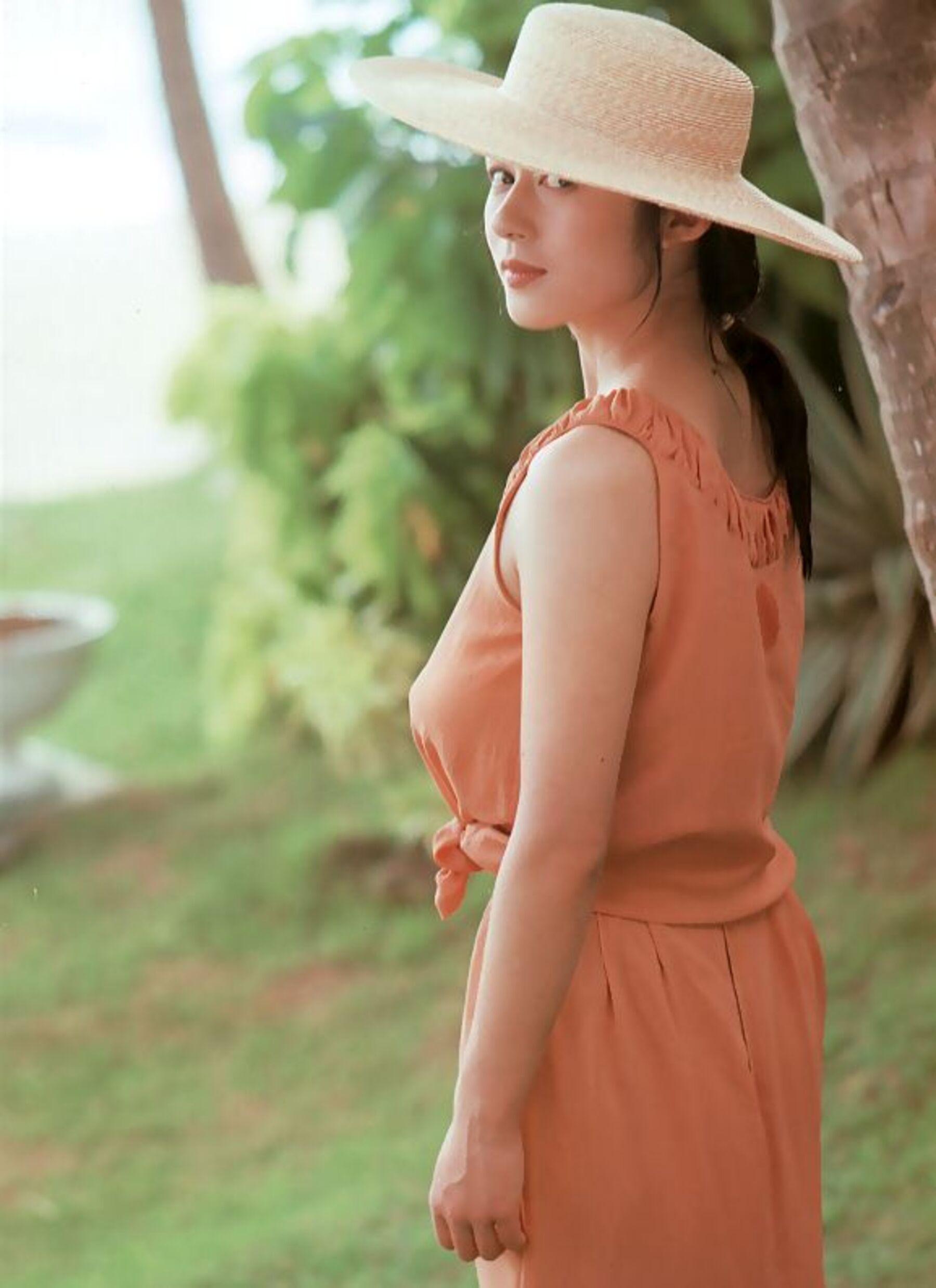书籍扫描 Vol. 1990.5 青山知可子《热帯性気候》(69)
