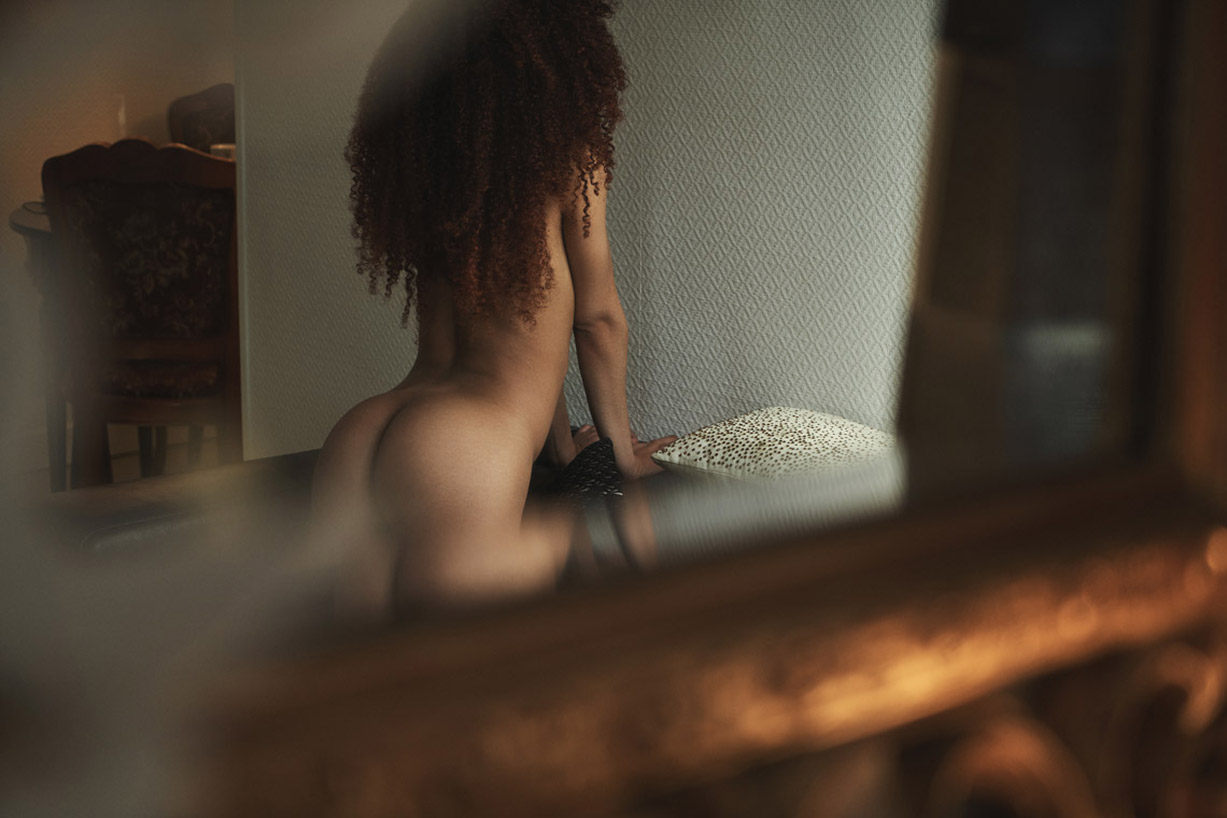Sonya Hibiscus by Bruno Gibson - Yume Magazine Sonya Hibiscus by Bruno Gibson - Yume Magazine