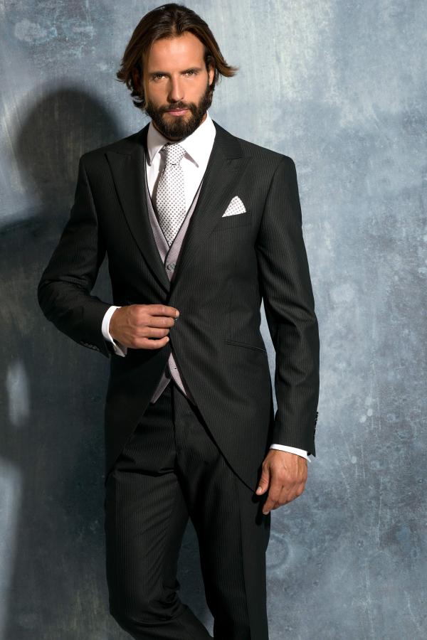 MALE MODELS IN SUITS