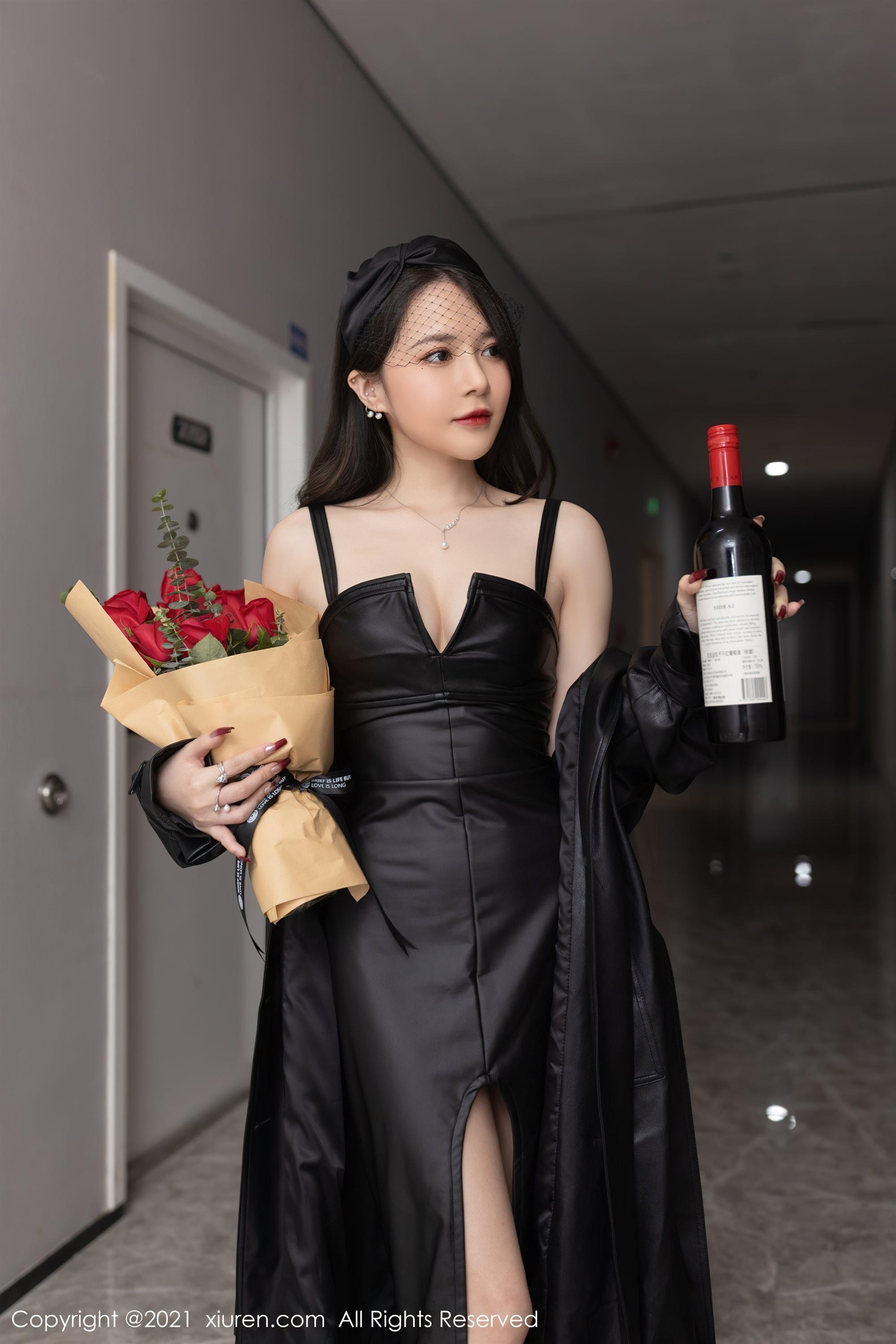 [XiuRen秀人网]No.4021 模特鱼子酱Fish妻子们的聚会主题私房半脱秀火辣身材诱惑写真(3)