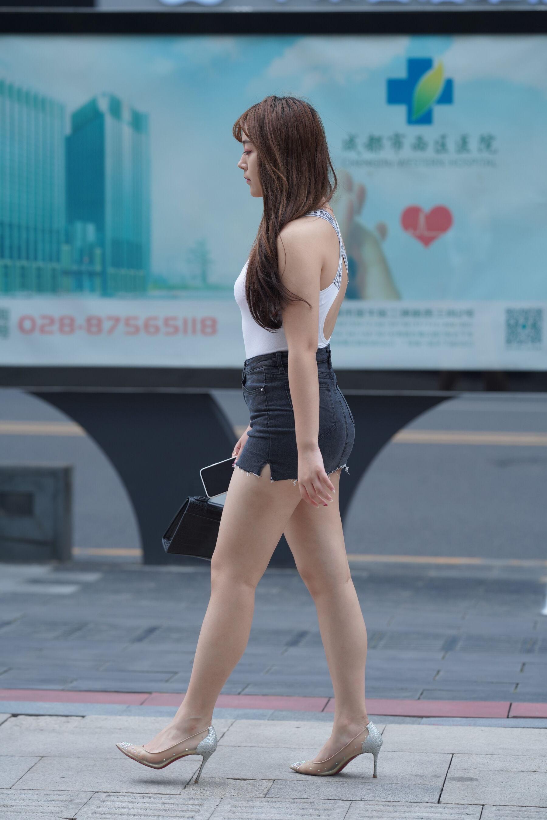街拍 透明高跟热裤美女(384)