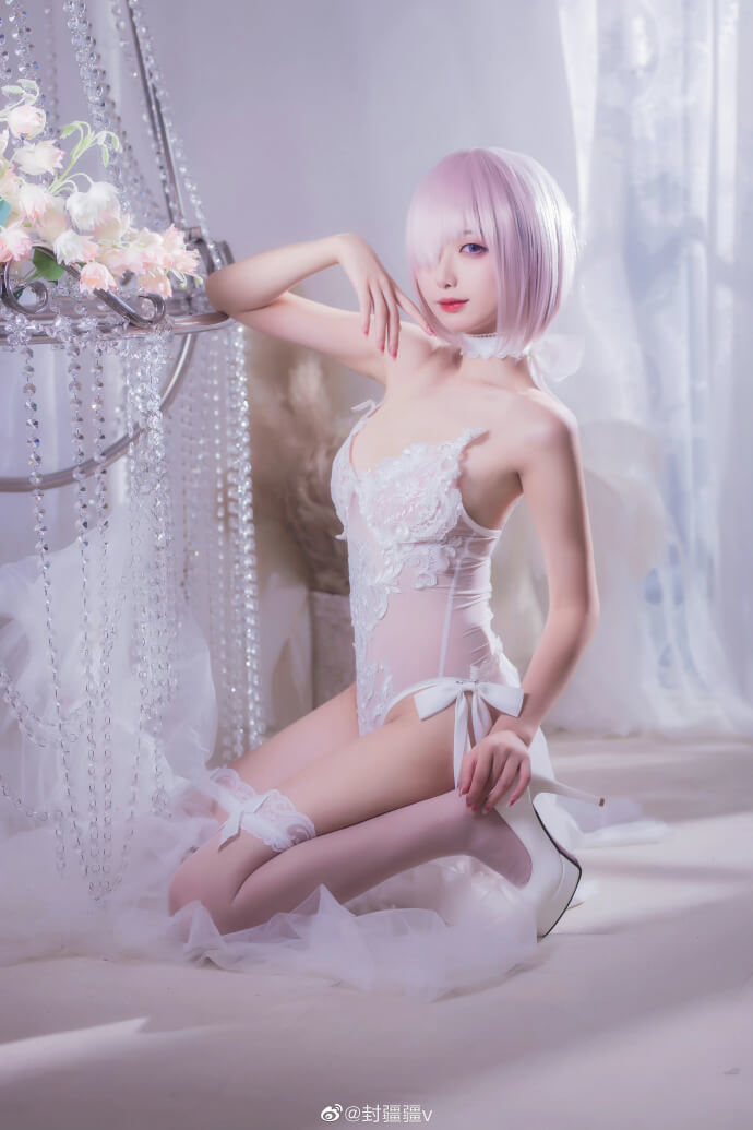 Cosplay：fgo玛修同人婚纱cos,绝美身姿浪漫白丝 @封疆疆v