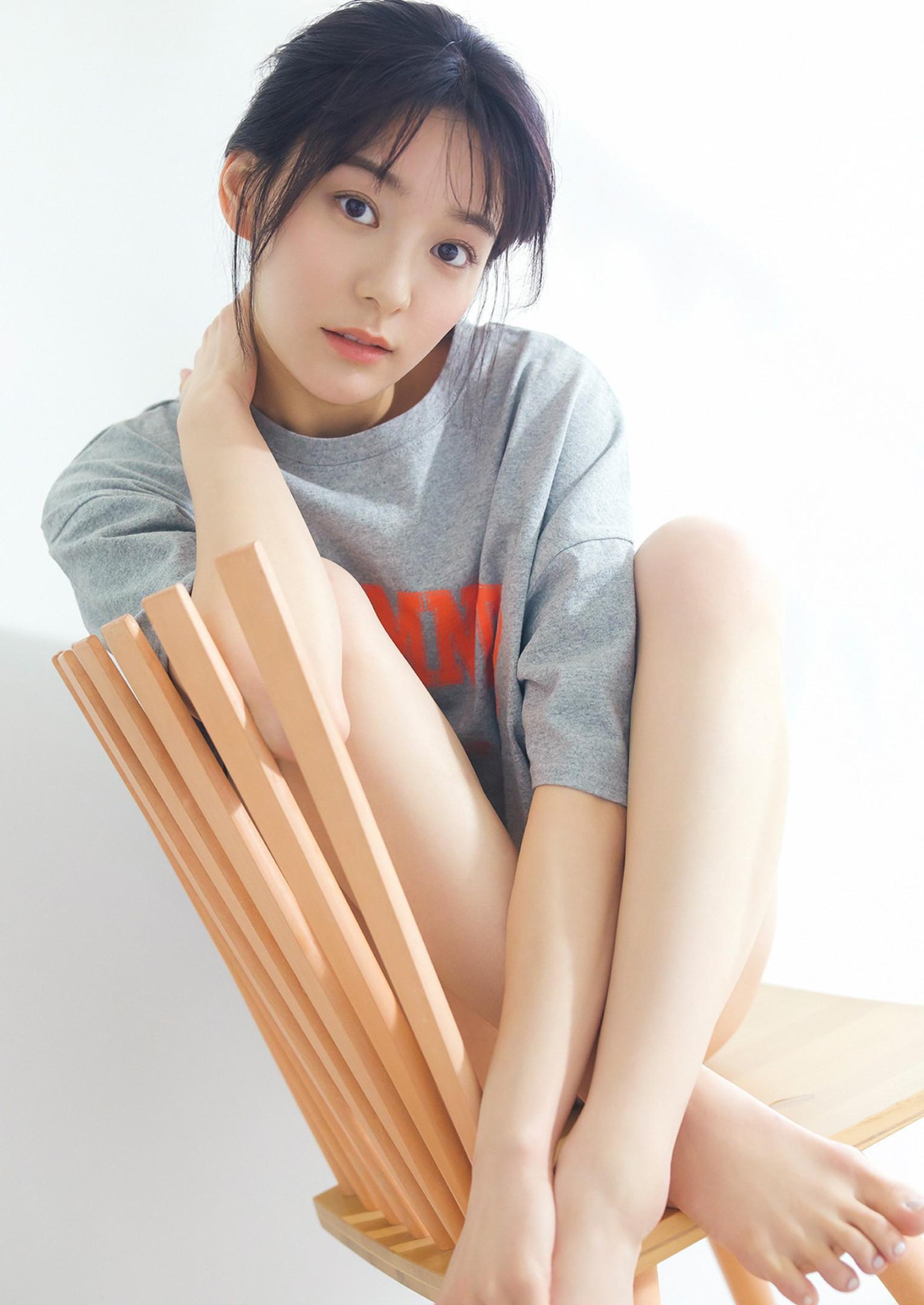 Momoko Arata 新田桃子, Young Jump 2023 No.13 (ヤングジャンプ 2023年13号)(2)