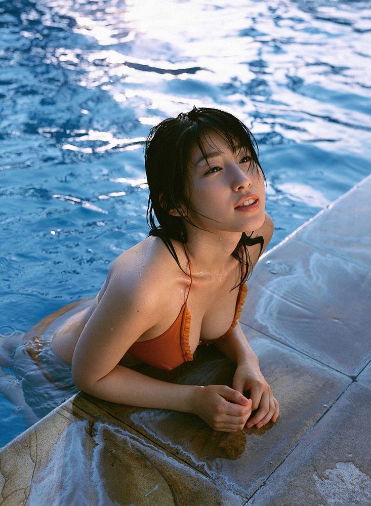 佐藤寛子《Dive Into Your Body》写真集 [YS Web] Vol.127(10)