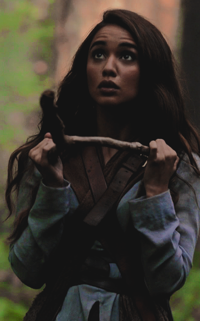 Summer Bishil QN3VjptT_o