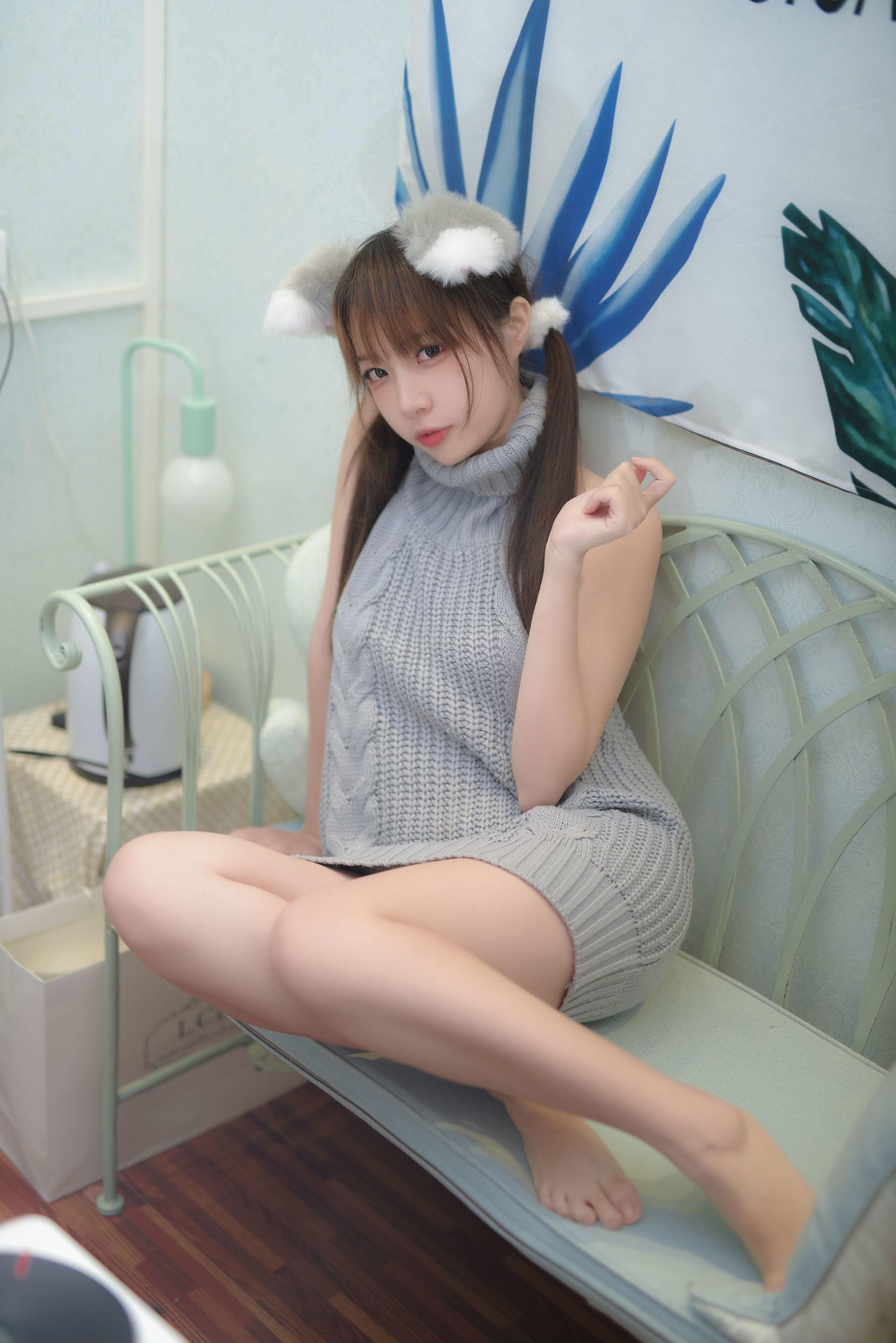 二佐Nisa 《宠物少女 私房露背毛衣》 写真集(17)