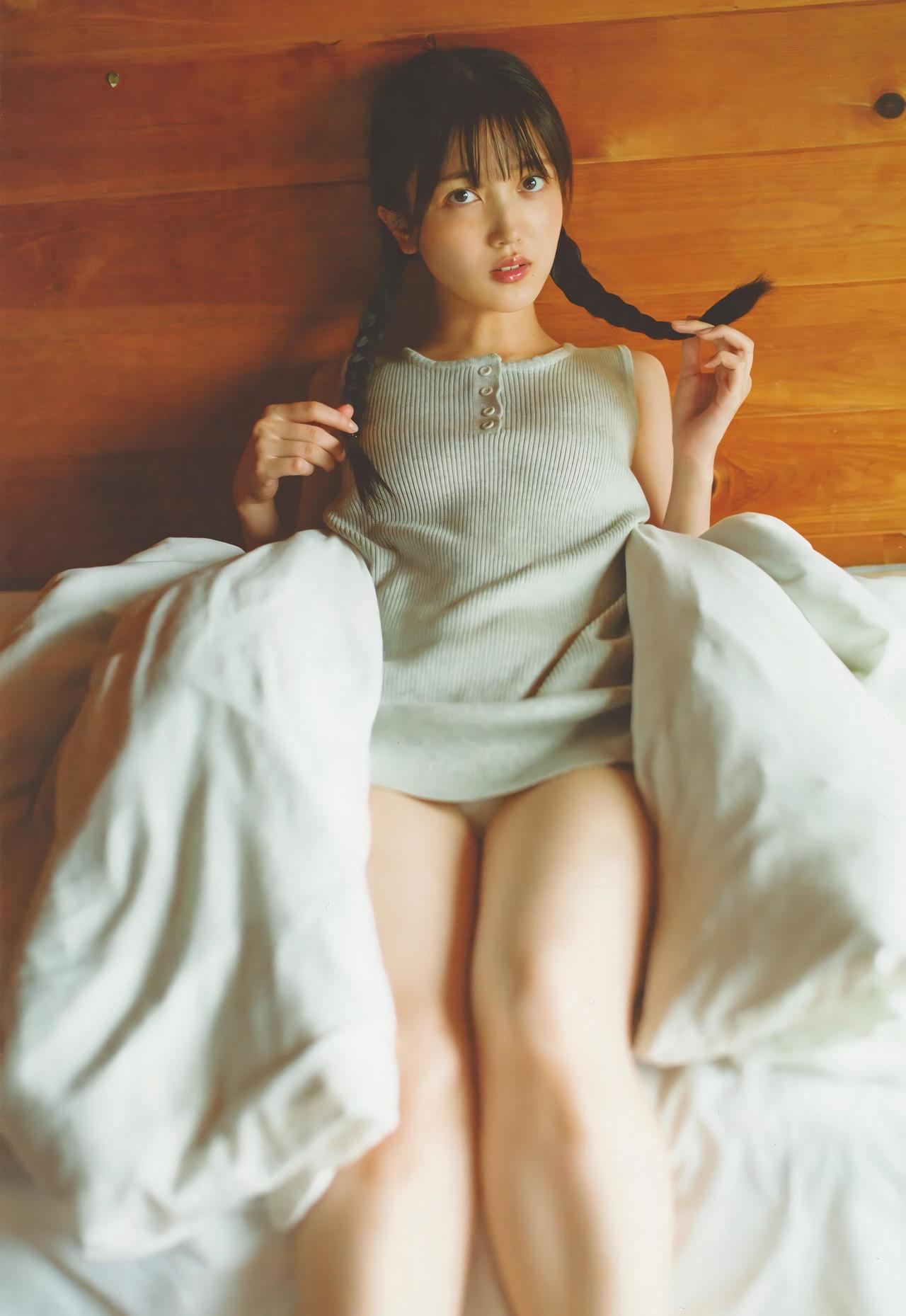 Shiori Kubo 久保史緒里, 1st写真集 [交差点] Set.03(32)