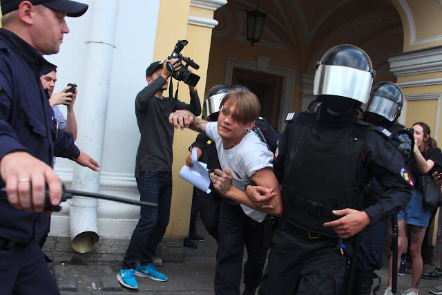 Как выглядели задержания в Санкт-Петербурге