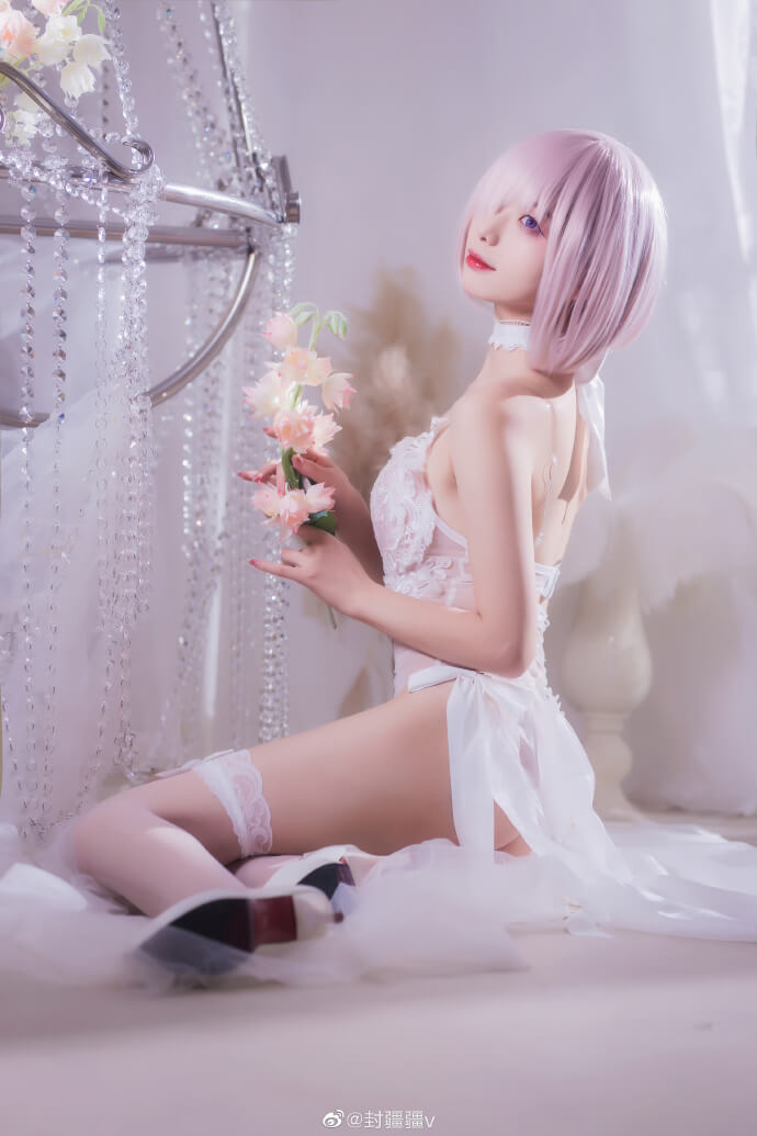 Cosplay：fgo玛修同人婚纱cos,绝美身姿浪漫白丝 @封疆疆v