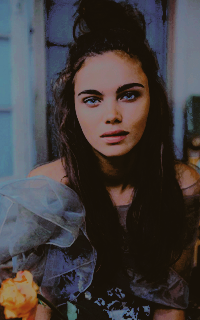 Jena Goldsack N4F1v6EP_o