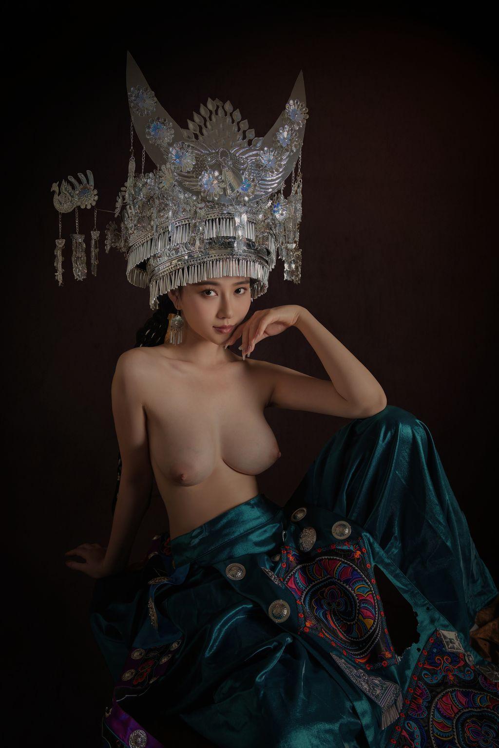 Coser@年年Nnian: 苗疆女孩 (50 photos)(38)