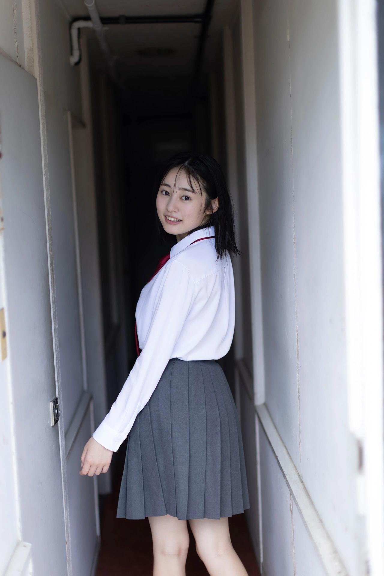 Miu Shirahama 白濱美兎, FLASHデジタル写真集 「ちょっぴりオトナ」 Set.03(2)