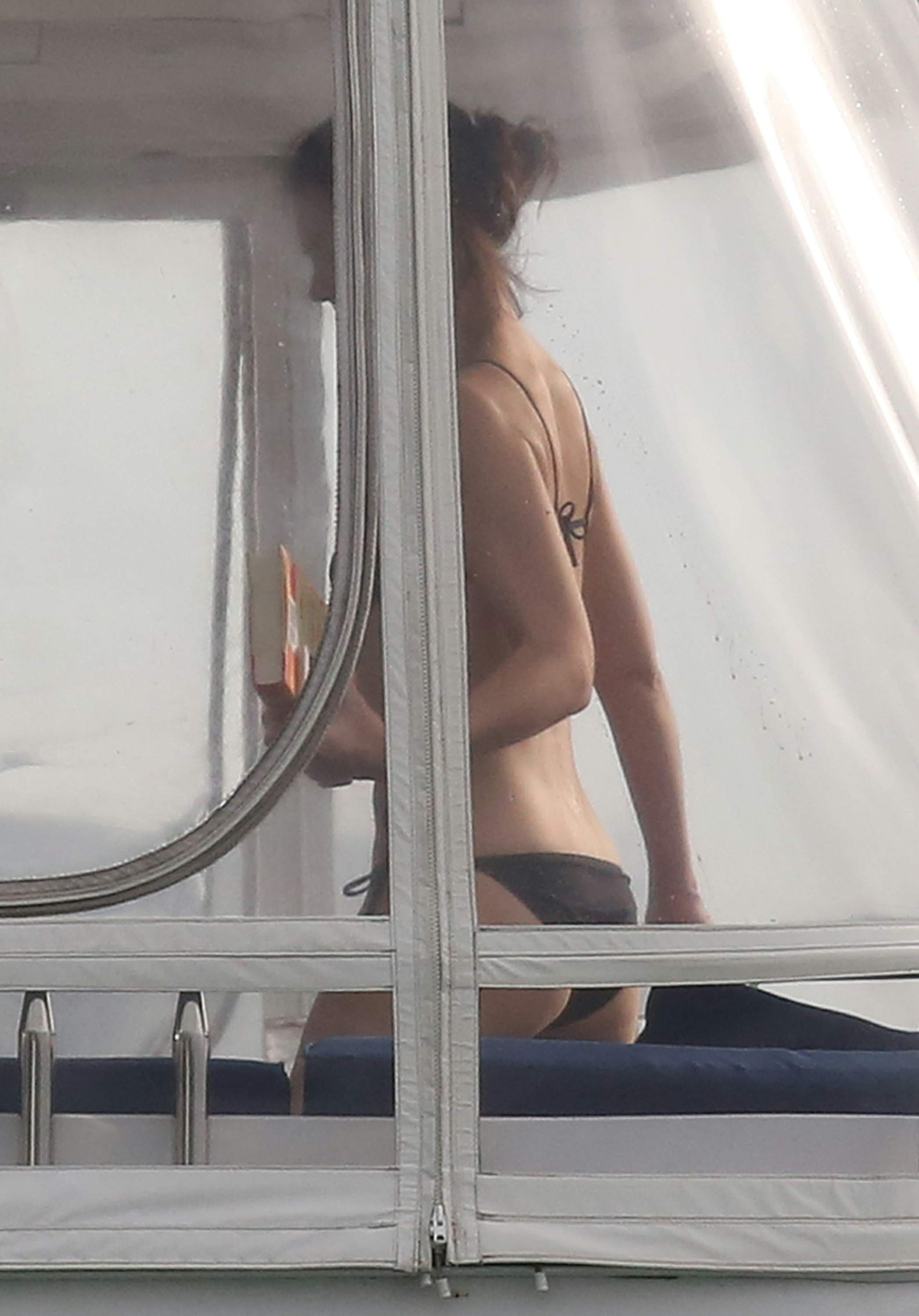 Katie holmes pregnancy pics bikini, free amateur hot tub sex