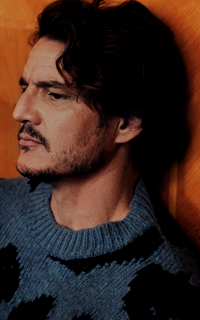 Pedro Pascal FHnV8hlp_o