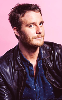 Jake McDorman HUTanbk7_o