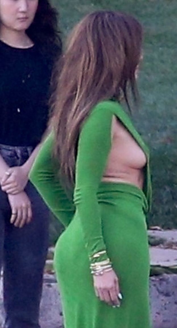 J-Lo side-boob - Other Crap