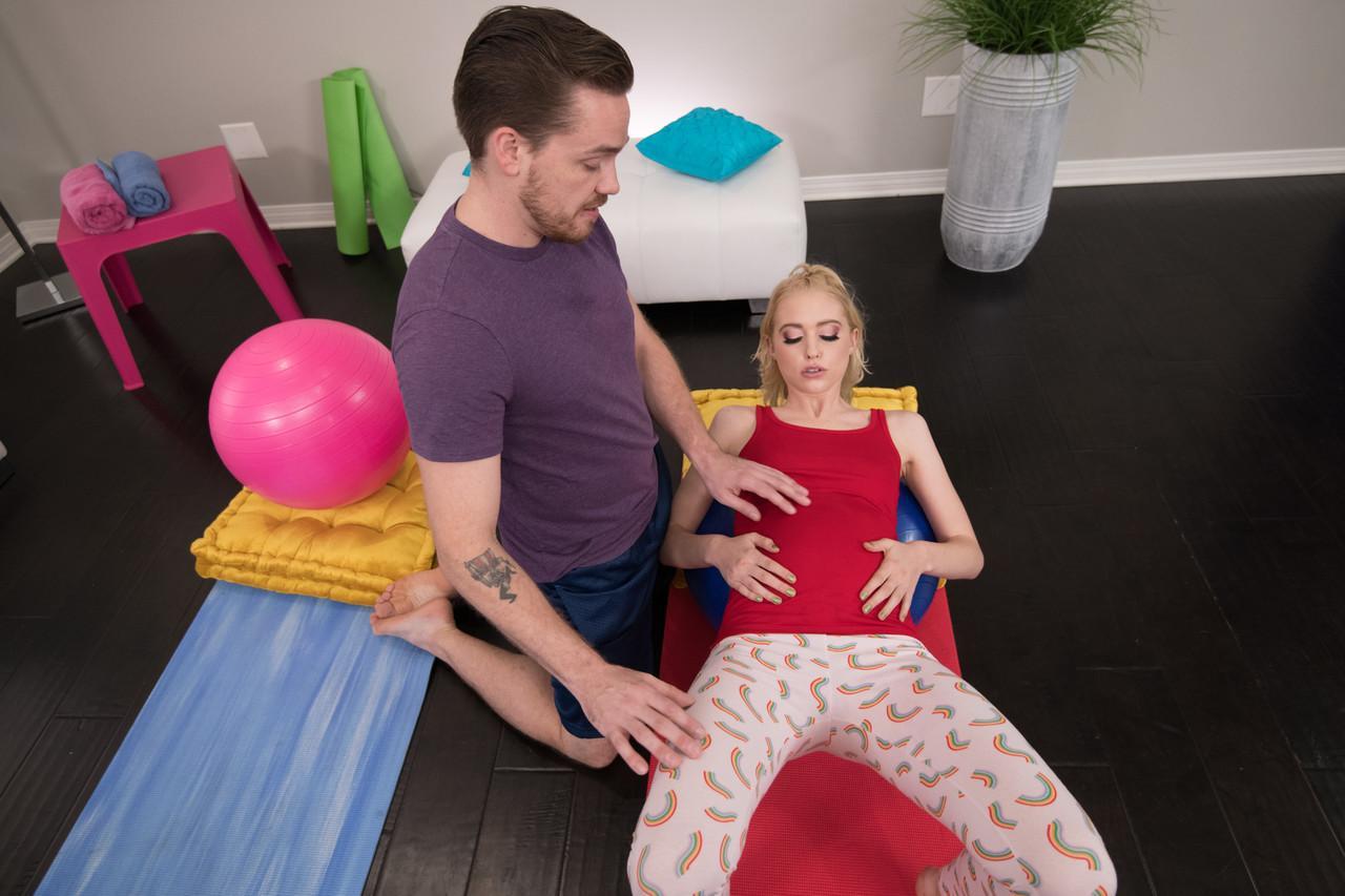 Adorable pregnant girl Chloe Cherry gets ass fucked by her yoga instructor(6)