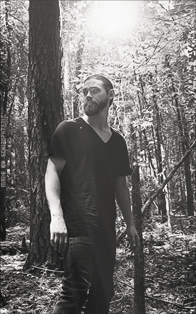 Tom Payne EOoYEDiV_o