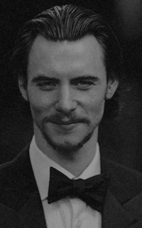 Harry Lloyd  A6njKqjO_o