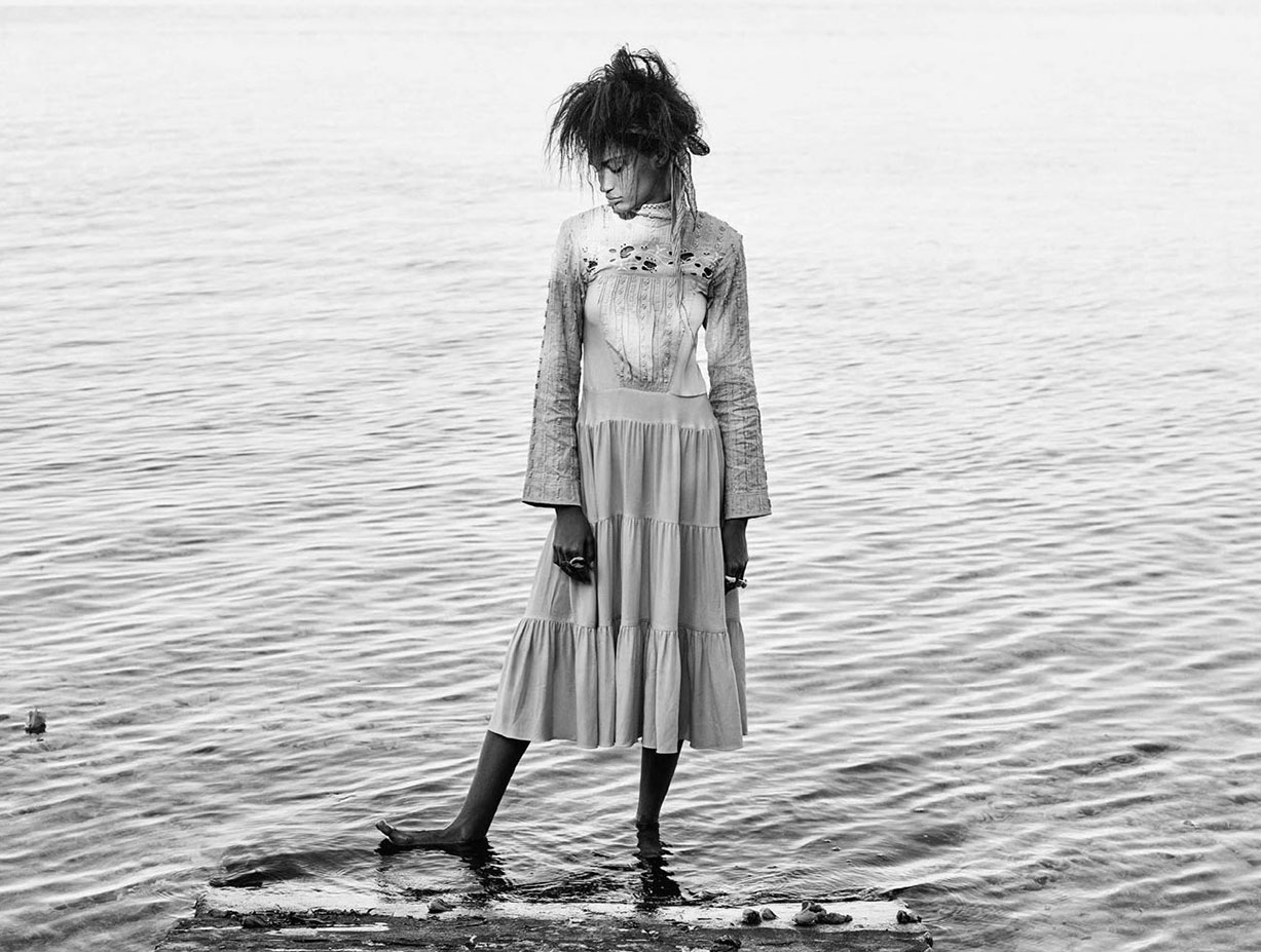 A Bigger Splash / Anyelina Rosa and Frederikke Sofie by Mario Sorrenti / Porter Summer Escape 2018 A Bigger Splash / Anyelina Rosa and Frederikke Sofie by Mario Sorrenti / Porter Summer Escape 2018