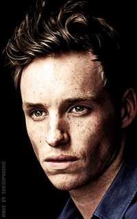 Eddie Redmayne DWYoAY0k_o