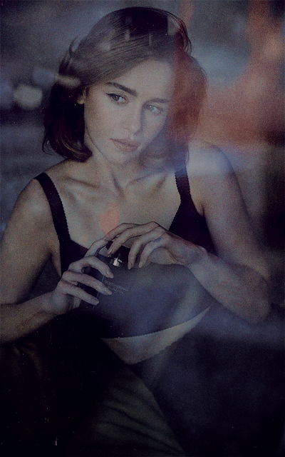 brunetka - Emilia Clarke EziQ1FPc_o