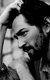 Michiel Huisman NgTWW3Mp_o