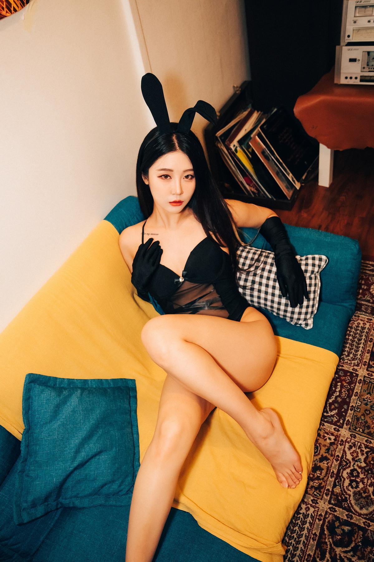 Jeong Bomi 정보미, Loozy ‘Roomate’(27)