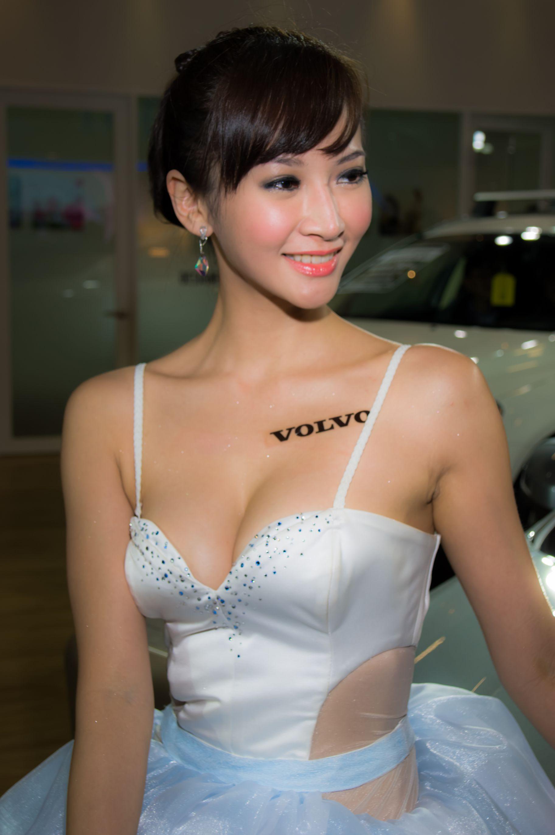 Mia魏靖軒《VOLVO车展美乳系列》高清套图(49)