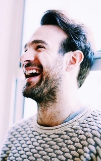 Charlie Cox X6oMf7Lk_o