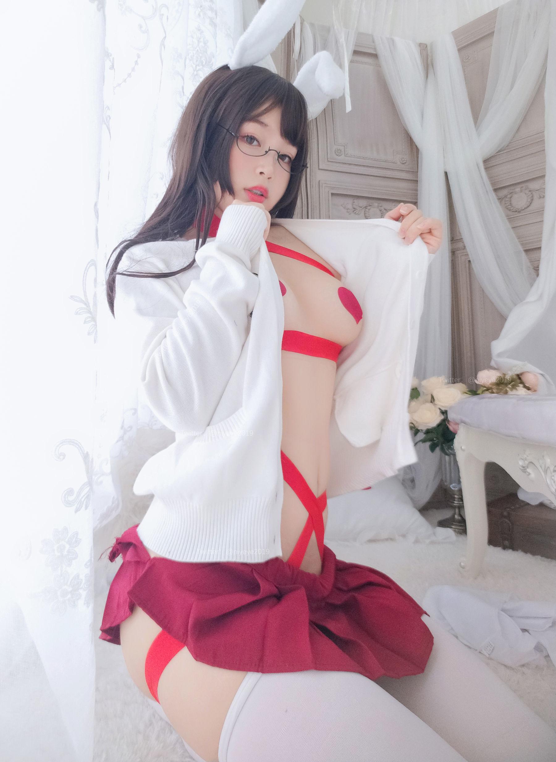 [网红COSER] 萌系小姐姐-白烨- – 发情期 写真集(36)