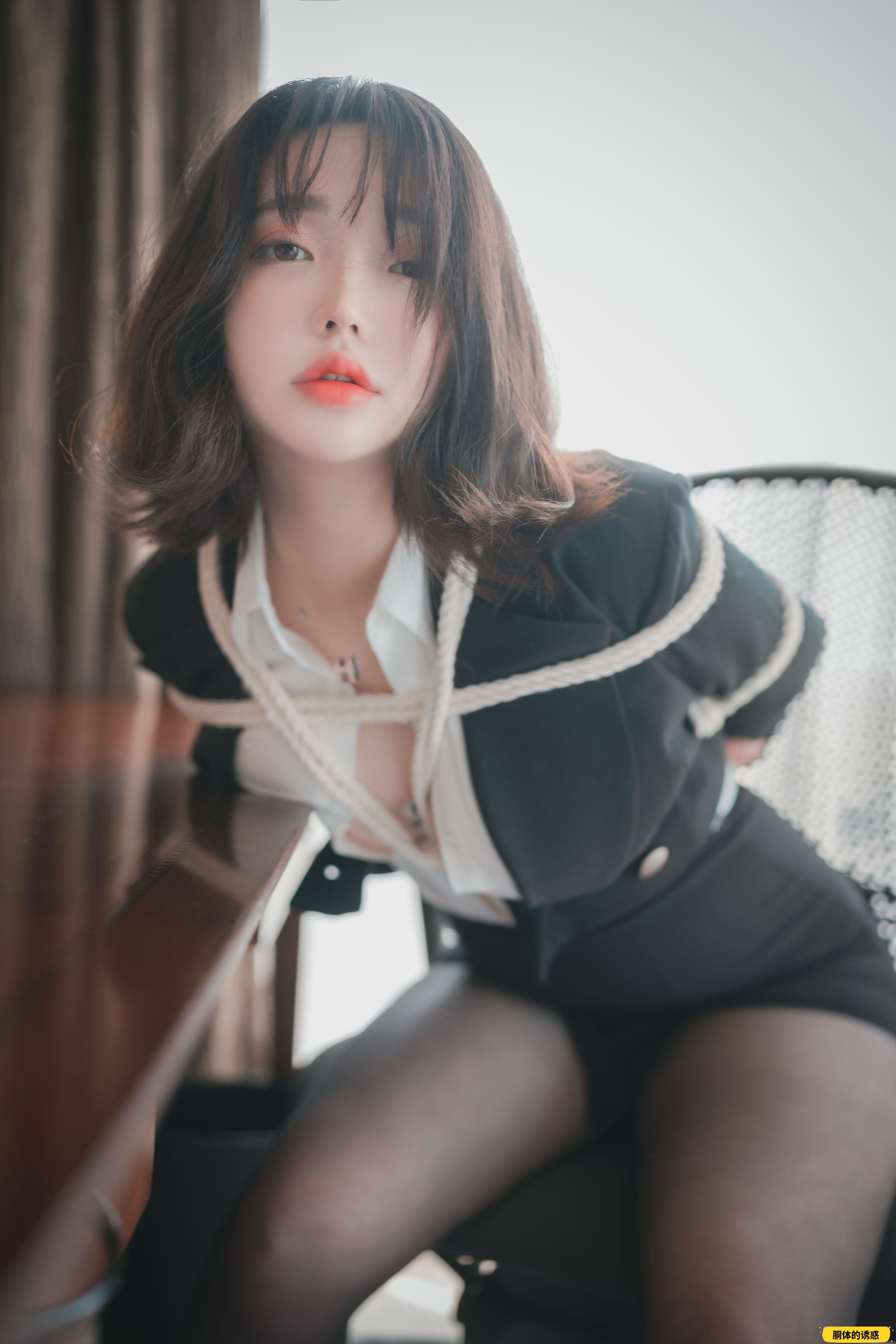 [DJAWA] Son Ye-Eun(손예은) - Knotting Class [166P-2.11GB]