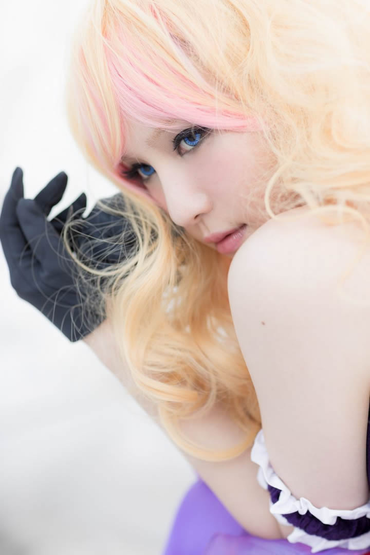 The best cosplay queen Xueluer has no holy light human body 3